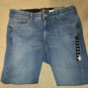 Torrid Bombshell Skinny Jeans Premium Stretch Size 20R New With Tag